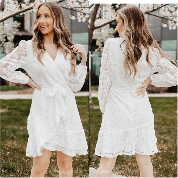 Romantic Lace Dress with Puff Sleeves and Belt - Picture 6 of 7